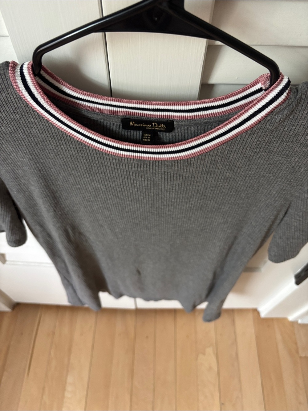 Massimo Dutti Gray Ribbed Crewneck Sweater with Pink-Trim Collar